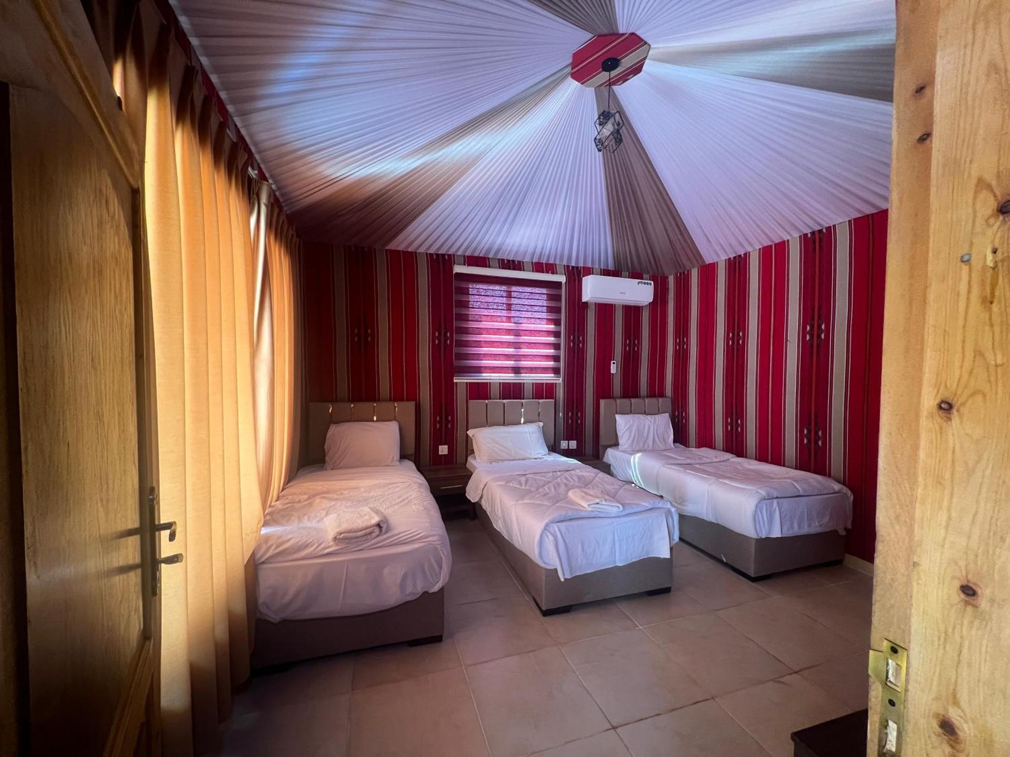Rum Royal Flower Luxury Camp Вади Рум Екстериор снимка