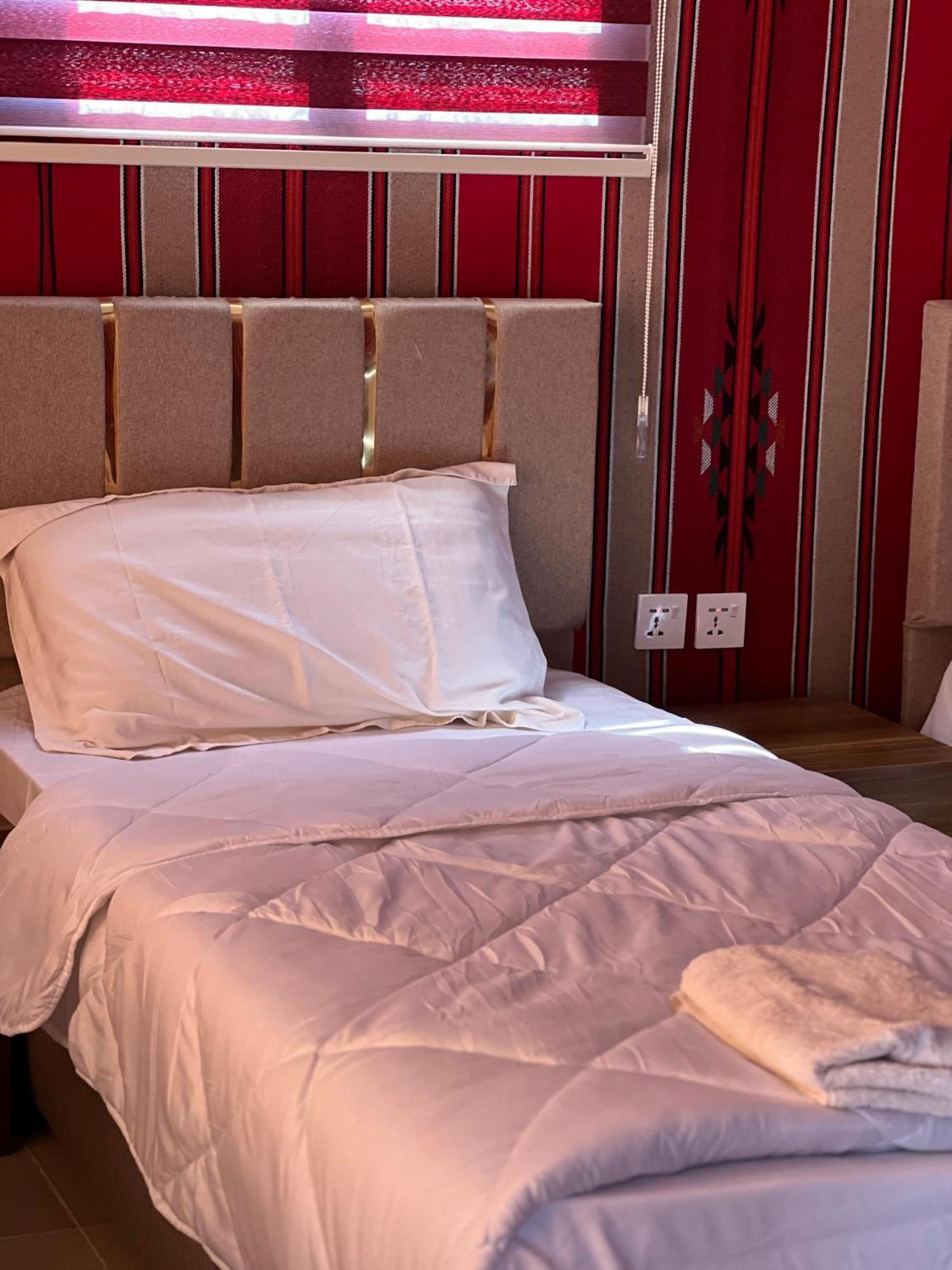 Rum Royal Flower Luxury Camp Вади Рум Екстериор снимка